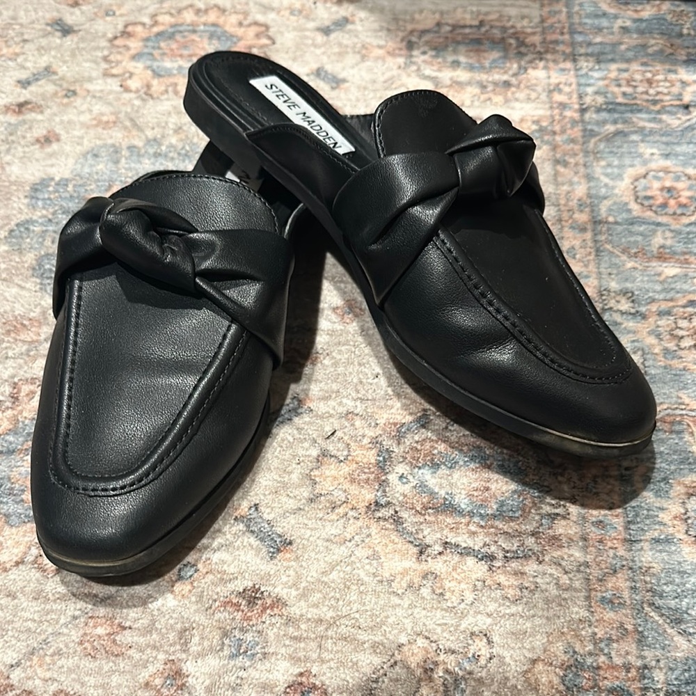 Steve Madden Black Mules & Clogs with Smooth Leather and Slip-On Design